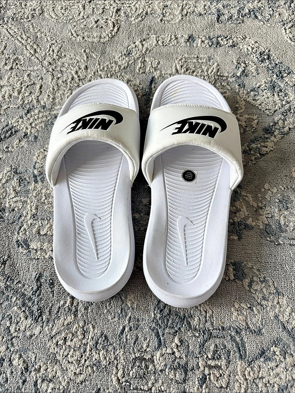 Nike Men’s Victori One Slide Sandals in White size 7